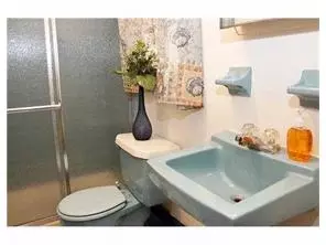 20 Maple St, Colonia, NJ 07067 photo 6