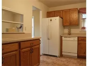 6 Adelphi Ct, Edison, NJ 08837 photo 2