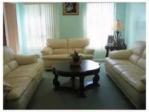 10 Ginger Dr, Edison, NJ 08837 photo 3
