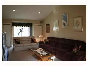 16 Maple Ave, Matawan, NJ 07747 photo 3