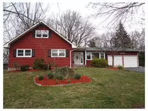 4 Watson Ct, Edison, NJ 08820 photo 1