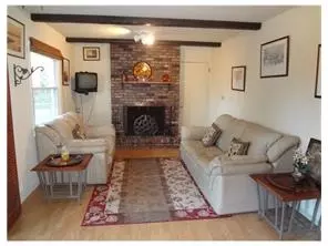 4 Watson Ct, Edison, NJ 08820 photo 2