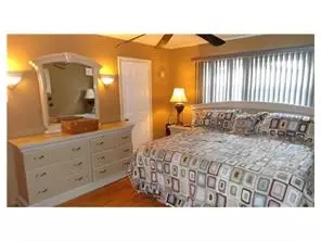 8 Peake Rd, Edison, NJ 08837 photo 12
