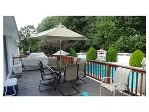 8 Peake Rd, Edison, NJ 08837 photo 18