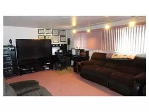 8 Peake Rd, Edison, NJ 08837 photo 16