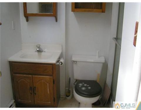 240 Shepherd Ave, Middlesex, NJ 08846 photo 9