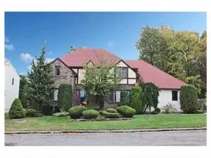 4 Rainbow Ct, Edison, NJ 08820 photo 1