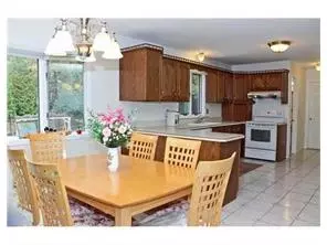 4 Rainbow Ct, Edison, NJ 08820 photo 4