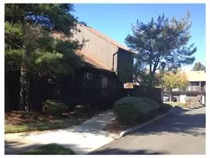 3 Westgate Dr, Edison, NJ 08820 photo 2