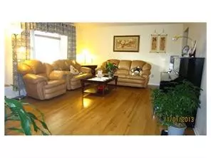 24 Roxy Ave, Edison, NJ 08820 photo 2