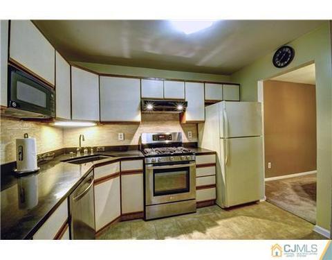 810 Meadow Ct, Helmetta, NJ 08828 photo 11