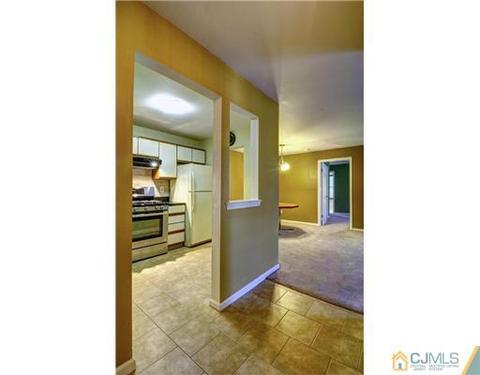 810 Meadow Ct, Helmetta, NJ 08828 photo 6