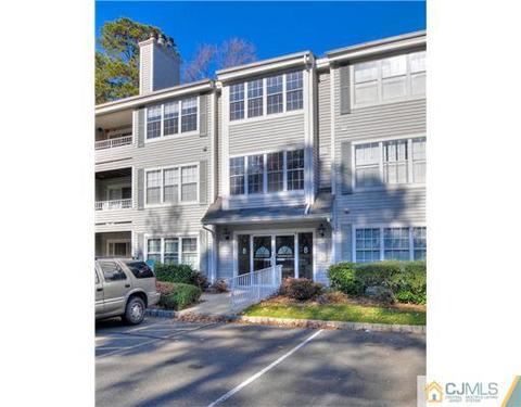 810 Meadow Ct, Helmetta, NJ 08828 photo 2