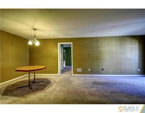 810 Meadow Ct, Helmetta, NJ 08828 photo 7