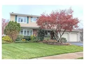 9 Diamond Dr, Edison, NJ 08820 photo 1