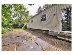 33 Pinehurst Dr, NJ 08512 photo 20