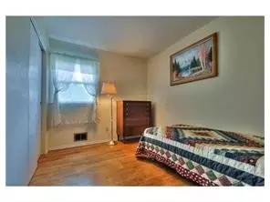 33 Pinehurst Dr, NJ 08512 photo 14