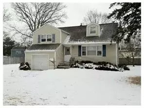 4 Center Pl, Middlesex, NJ 08846 photo 1