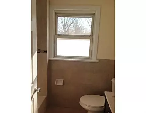 606 E 3rd Ave, Roselle, NJ 07203 photo 7