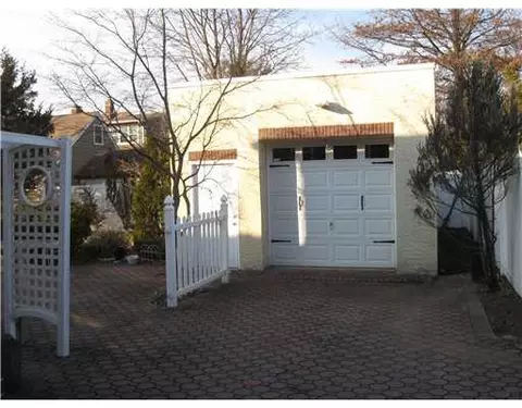 439 Harris Ave, Middlesex, NJ 08846 photo 2