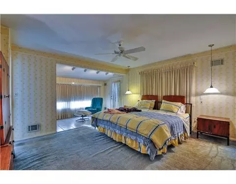 19 Peake Rd, Edison, NJ 08837 photo 9