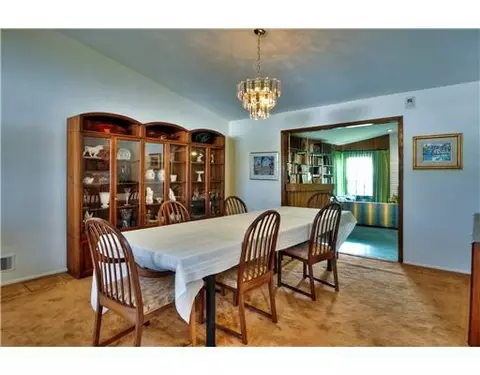 19 Peake Rd, Edison, NJ 08837 photo 4