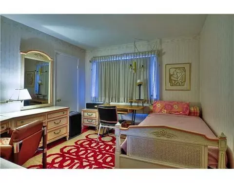 19 Peake Rd, Edison, NJ 08837 photo 8