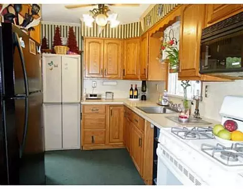 170 1st St, Middlesex, NJ 08846 photo 3