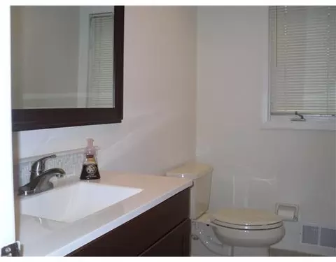 2 Mindy Rd, Edison, NJ 08820 photo 5