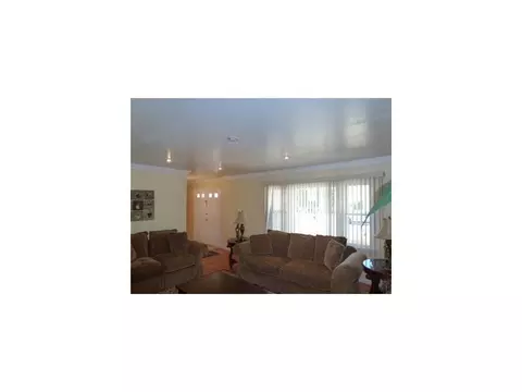 19 Sinclair Rd, Edison, NJ 08820 photo 3