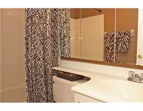 174 Westgate Dr, Edison, NJ 08820 photo 18