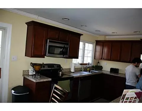 31 Phillips Rd, Edison, NJ 08817 photo 4