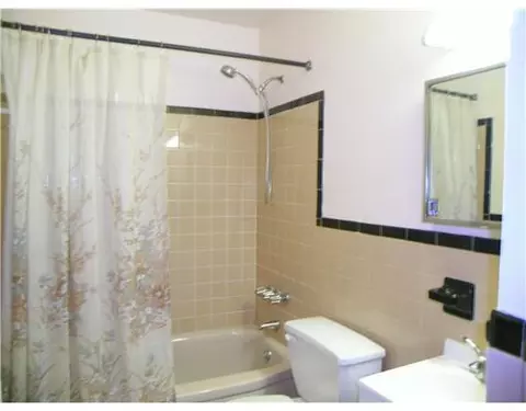 21 Orchard Rd, Middlesex, NJ 08846 photo 9