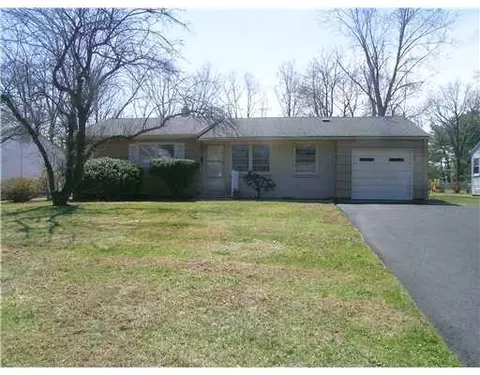 21 Orchard Rd, Middlesex, NJ 08846 photo 1