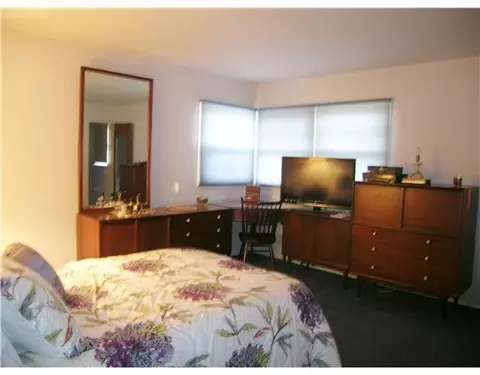 21 Orchard Rd, Middlesex, NJ 08846 photo 5