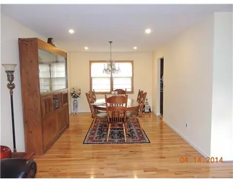 1972 Oak Tree Rd, Edison, NJ 08820 photo 4