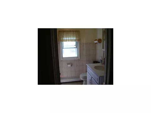 24 Becker Dr, NJ 08859 photo 7