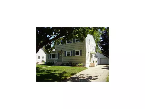 24 Becker Dr, NJ 08859 photo 1