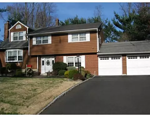 20 Greenbrook Rd, Middlesex, NJ 08846 photo 1