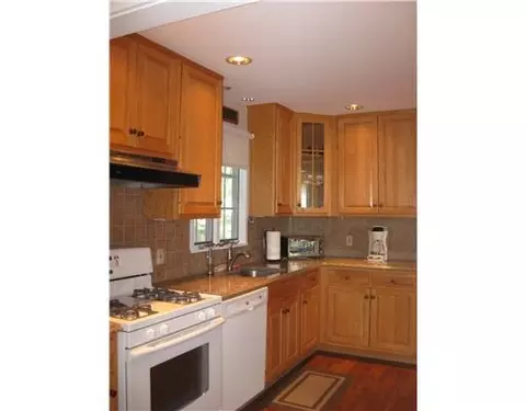 20 Greenbrook Rd, Middlesex, NJ 08846 photo 9