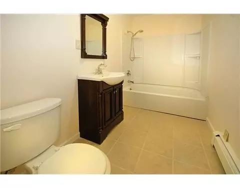 22 Stella Pl, Middlesex, NJ 08846 photo 4