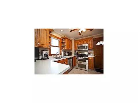 1982 Oak Tree Rd, Edison, NJ 08820 photo 2