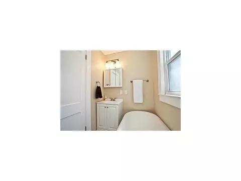 1982 Oak Tree Rd, Edison, NJ 08820 photo 8