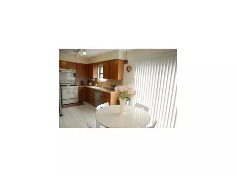 34 Pheasant Run, Edison, NJ 08820 photo 5
