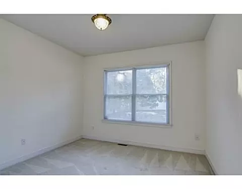 1 Hackett Dr, Edison, NJ 08820 photo 10