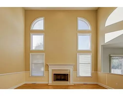 1 Hackett Dr, Edison, NJ 08820 photo 8