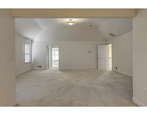1 Hackett Dr, Edison, NJ 08820 photo 14