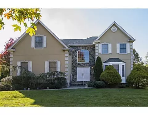1 Hackett Dr, Edison, NJ 08820 photo 1