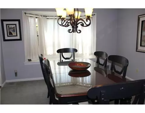401 Maplecrest Rd, Edison, NJ 08820 photo 6