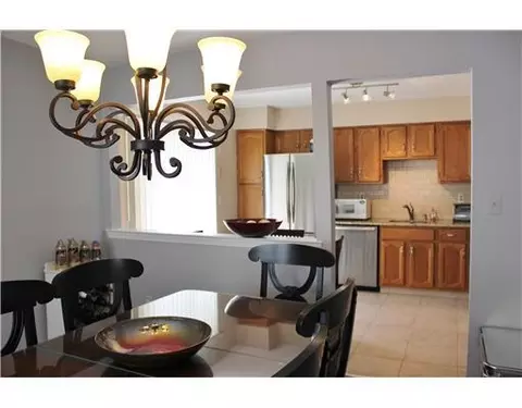 401 Maplecrest Rd, Edison, NJ 08820 photo 8